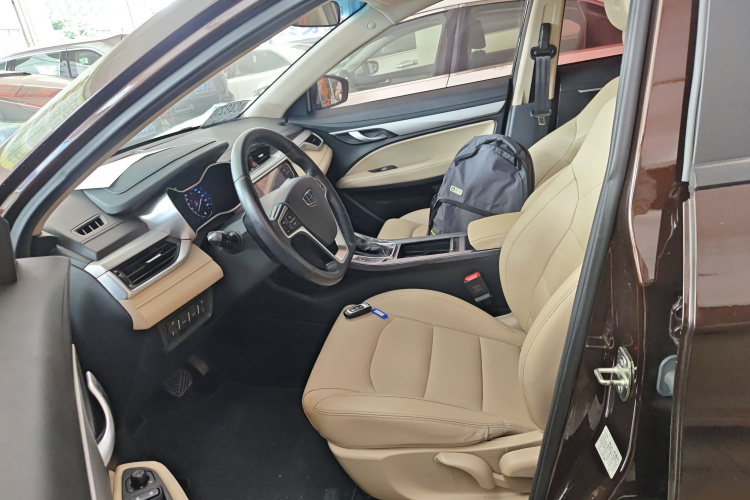 GEELY Emgrand 2018 car image #19