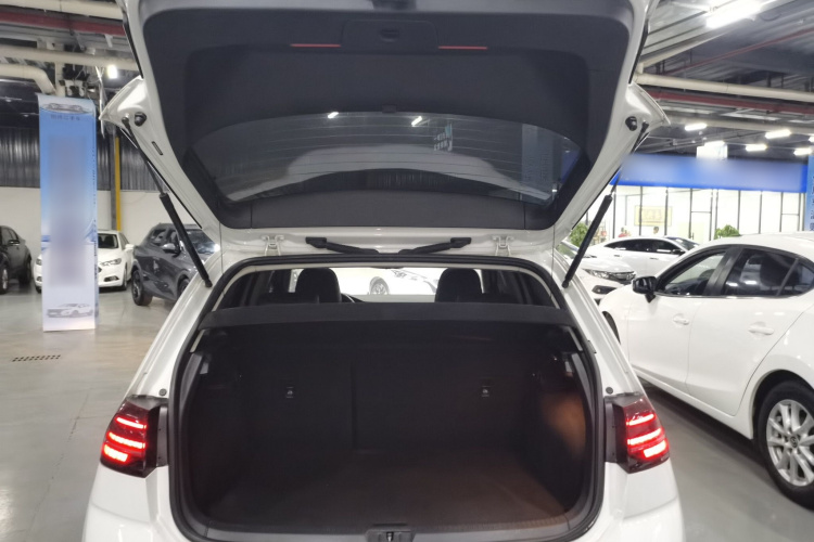Volkswagen Golf 2019 #19 Volkswagen Golf 2019 car image #19