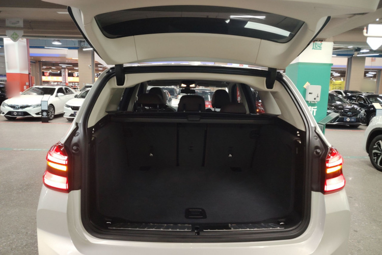 BMW iX3 2021 immagine di auto #19