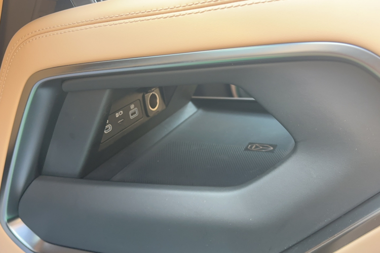 FangChengBao Leopard 8 2025 car image #19