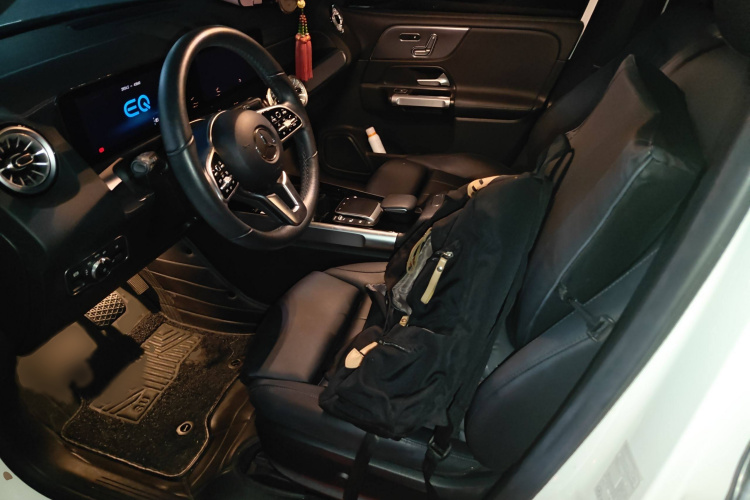 Mercedes-Benz EQB Class 2022 car image #19