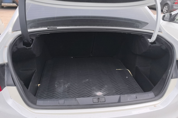 Citroen C4L 2015 image de voiture #19