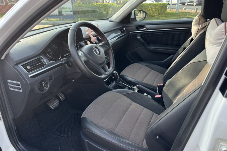 Volkswagen C-Trek 2017 immagine di auto #19