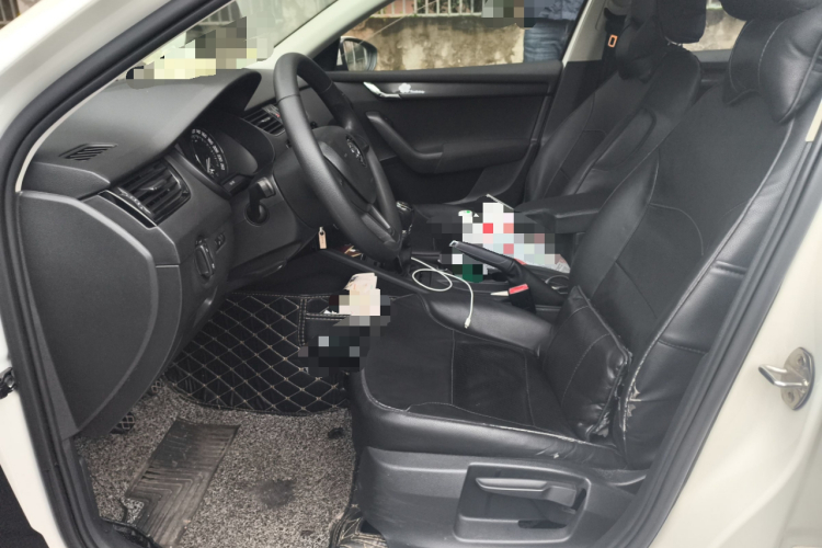 Skoda Octavia 2019 car image #19