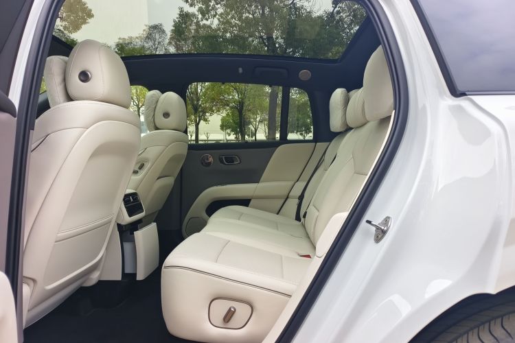 Li i6 2025 صورة سيارة #19