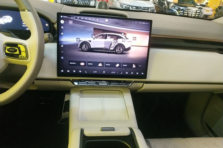 Zeekr 7X 2024 car image #19
