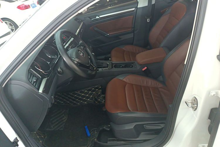 Volkswagen Lamando 2015 immagine di auto #19