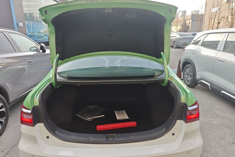 BYD Qin New Energy 2025 #19 BYD Qin New Energy 2025 car image #19