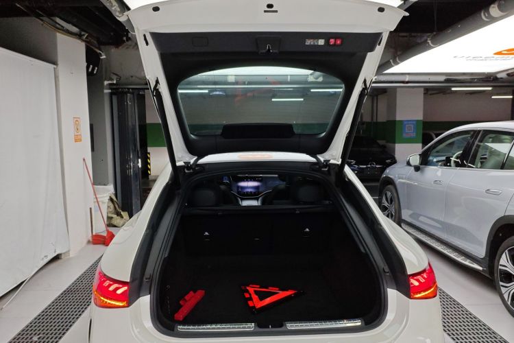 Mercedes-Benz EQS Class 2023 car image #19