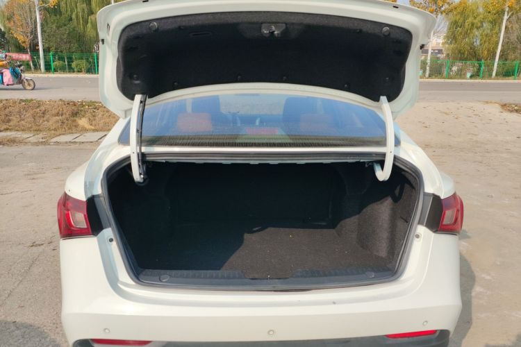 MG GT 2016 car image #19