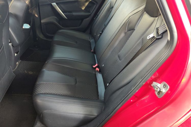 MG GT 2015 #19 MG GT 2015 car image #19