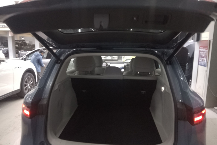 零跑汽车 零跑B10 2025 汽车图片 #19