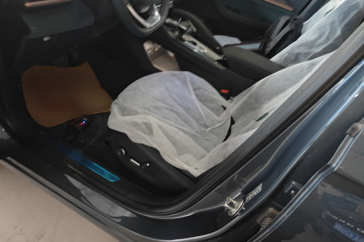 GEELY Monjaro MHEV 2025 car image #19