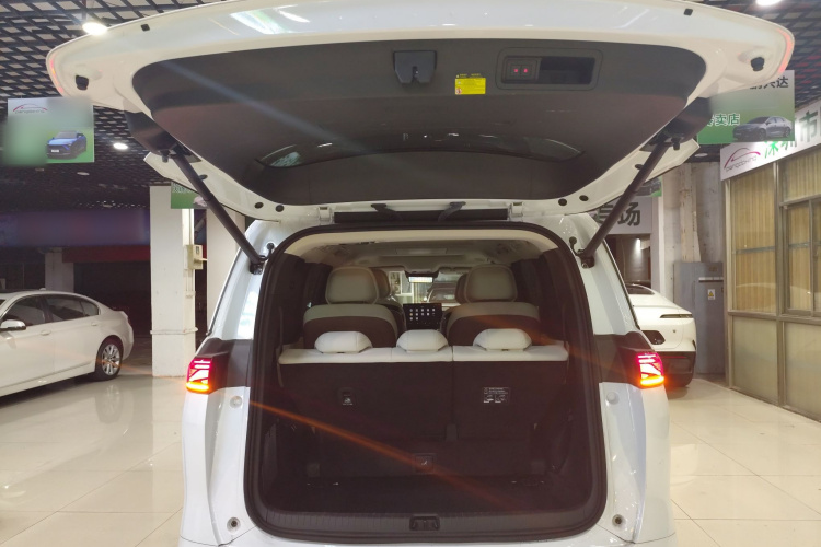 BYD Xia 2025 #19 BYD Xia 2025 car image #19