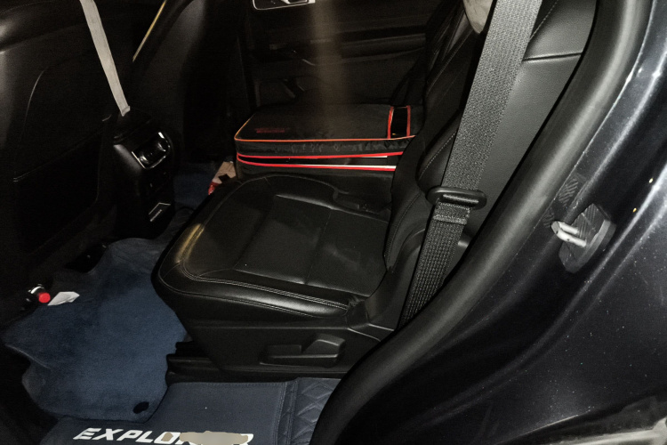 Ford Explorer 2020 car image #19