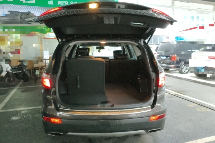 Hyundai Grand Santa Fe 2017 #19 Hyundai Grand Santa Fe 2017 car image #19