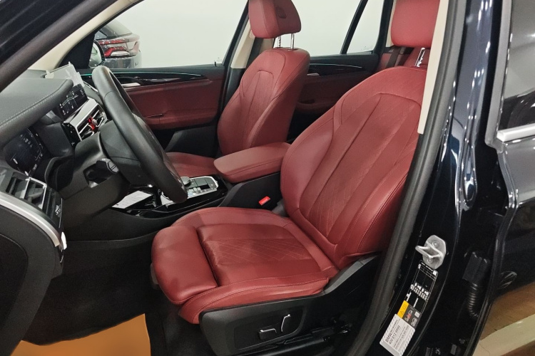 BMW iX3 2024 car image #19