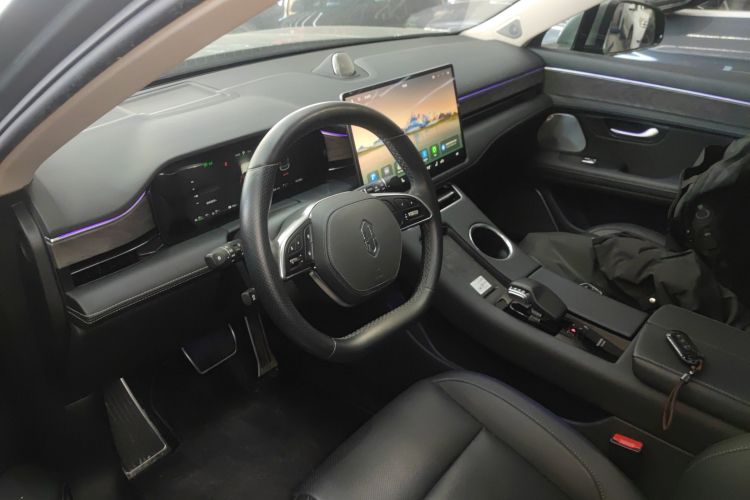 2022 car image #19