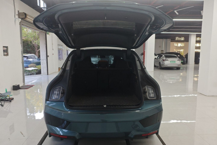 BMW iX 2023 immagine di auto #19