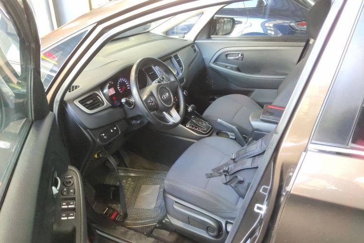 Kia Carens 2015 immagine di auto #19