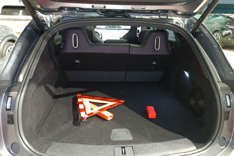 Avatr 07 2024 car image #19