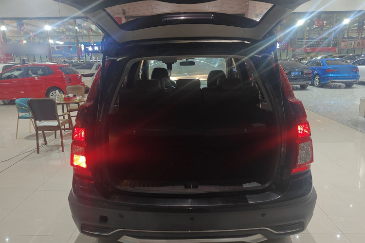 Forthing JOYEAR X3 2018 #19 Forthing JOYEAR X3 2018 immagine di auto #19