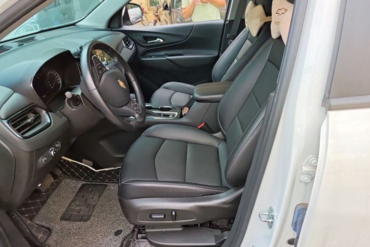 Chevrolet Equinox 2023 car image #19