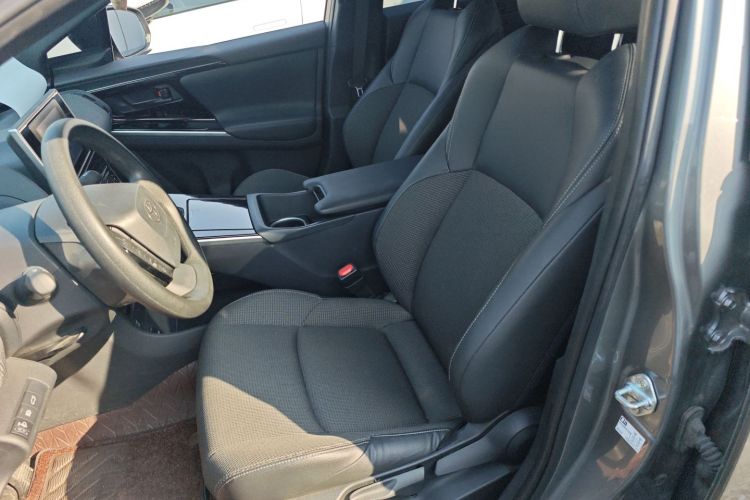 Toyota bZ4X 2024 immagine di auto #19