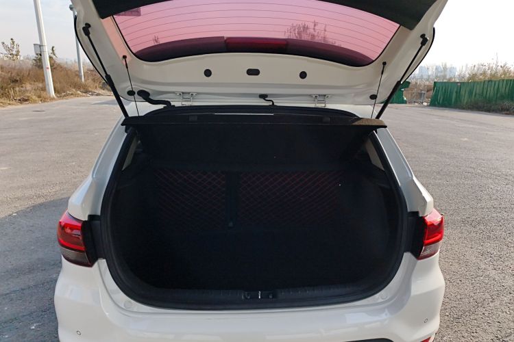 Kia Rio Cross 2017 car image #19