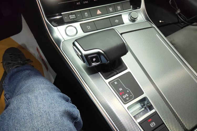 Audi A6L New Energy 2020 car image #19