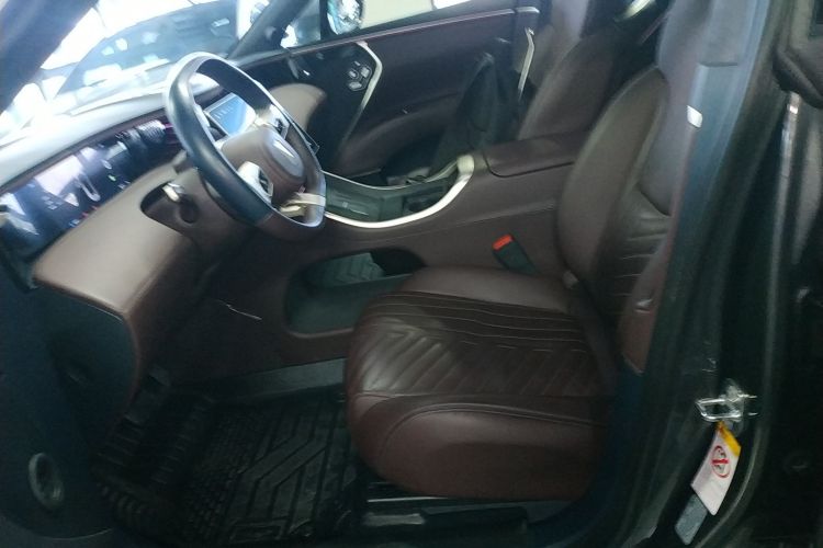 Avatr 11 2024 car image #19
