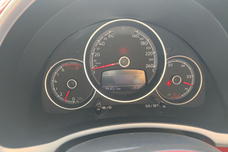 Volkswagen Beetle 2018 car image #19