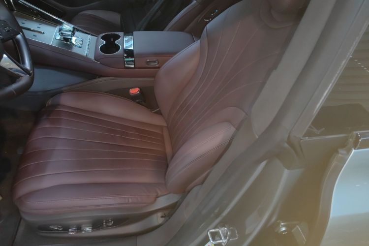 Denza Z9GT 2024 #19 Denza Z9GT 2024 car image #19