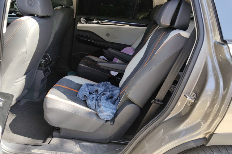 Volkswagen ID.6 Crozz 2022 car image #19