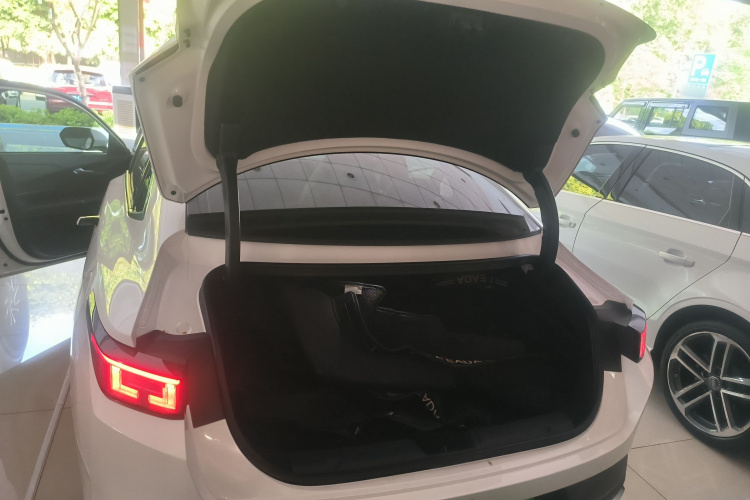 Changan Lamore 2023 #19 Changan Lamore 2023 car image #19