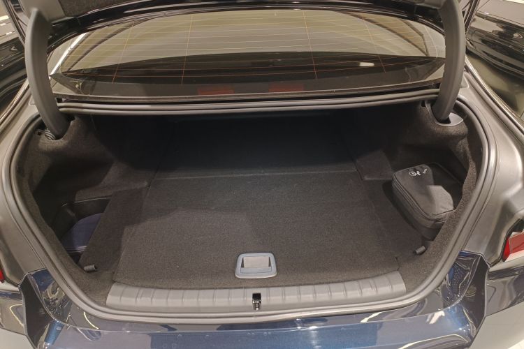 BMW 5 Series New Energy 2021 #19 BMW 5 Series New Energy 2021 car image #19