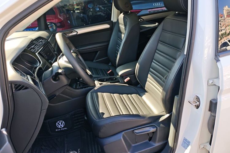 Volkswagen Touran 2021 immagine di auto #19