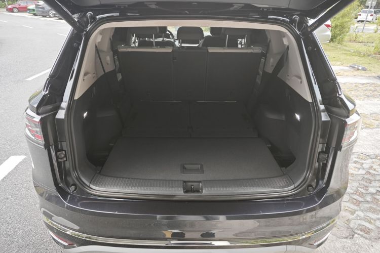 Volkswagen ID.6 Crozz 2021 #19 Volkswagen ID.6 Crozz 2021 car image #19