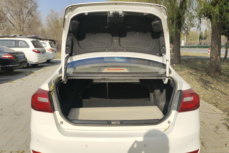 Great Wall C30 2015 car image #19