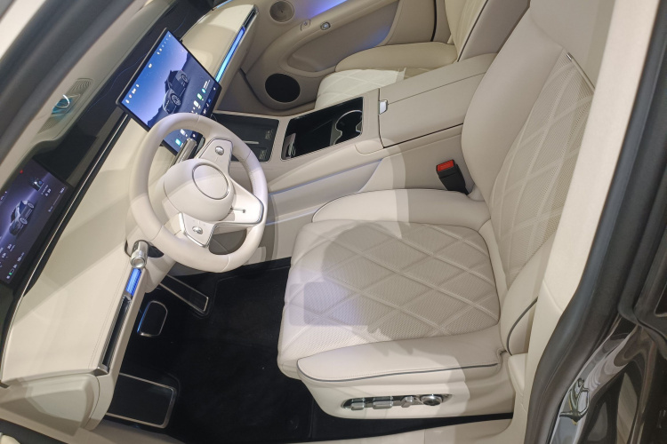 HongQi 2024 car image #19