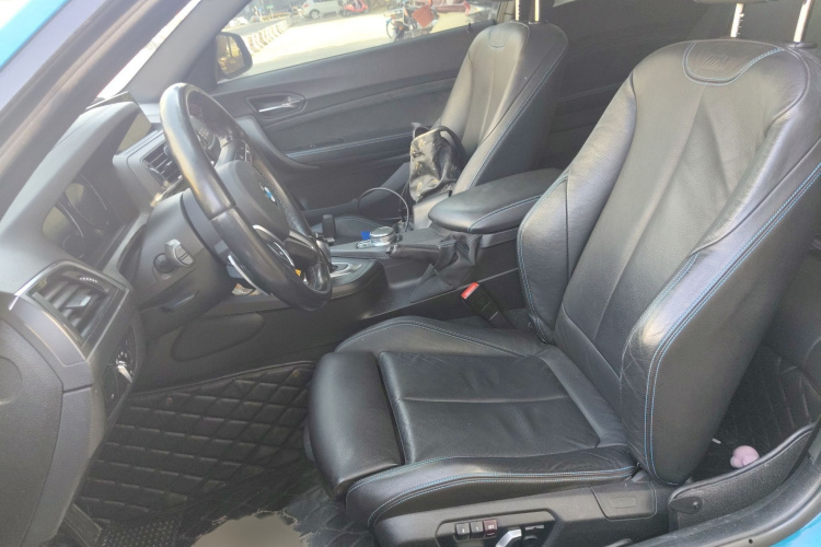 BMW M2 2018 car image #19