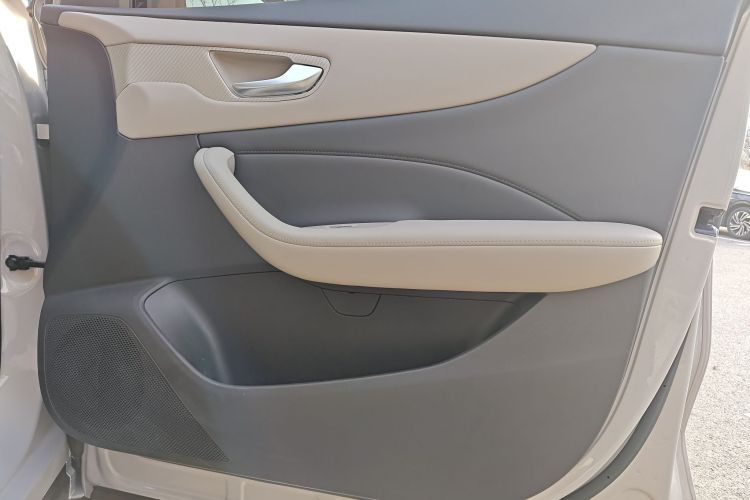 MG ES5 2024 #19 MG ES5 2024 car image #19