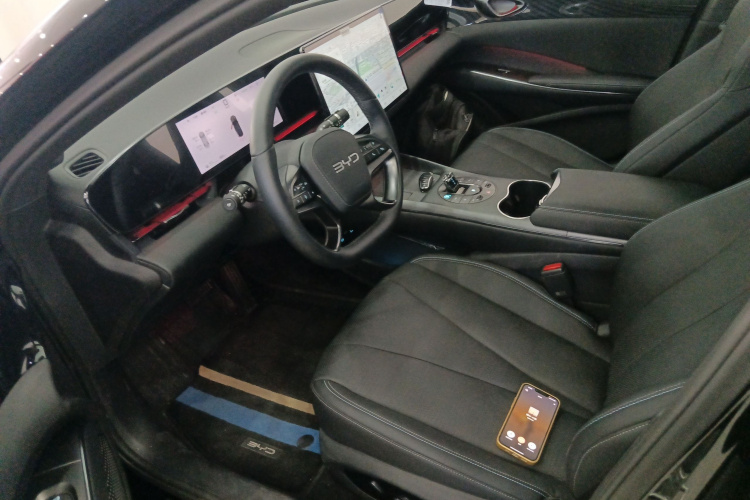 BYD Seal 2025 car image #19