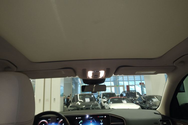 Mercedes-Benz GLE Class New Energy 2022 car image #19