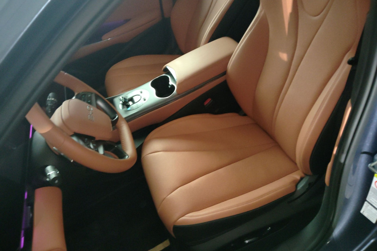 BYD Seal 2025 car image #19