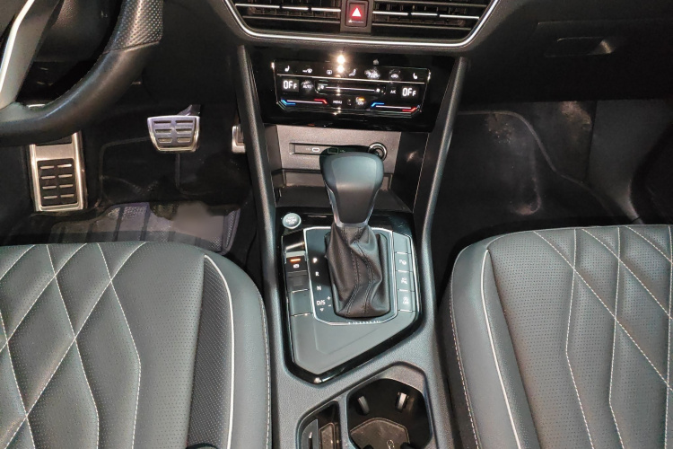 Volkswagen Tiguan L 2022 imagen de coche #19