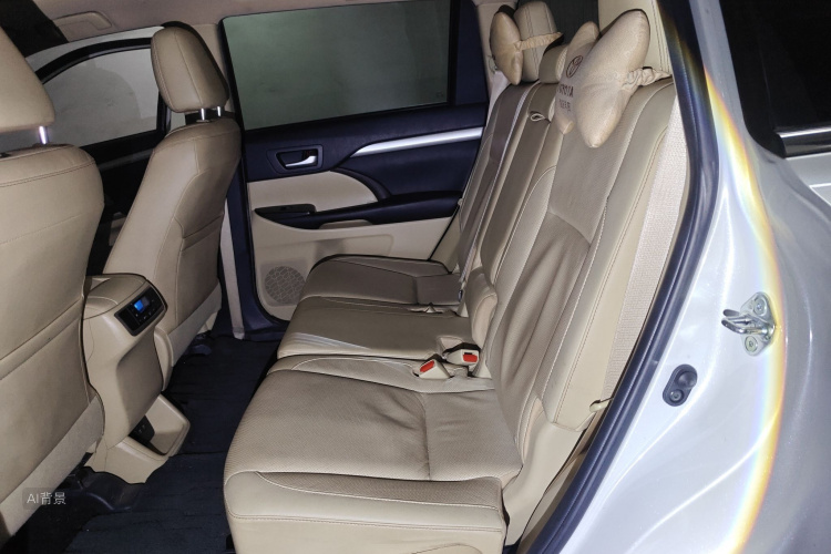 Toyota Highlander 2020 car image #19