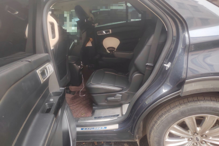 Ford Explorer 2021 car image #19