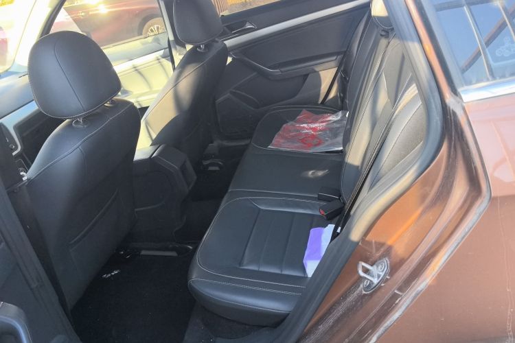 Volkswagen Gran Lavida 2017 immagine di auto #19