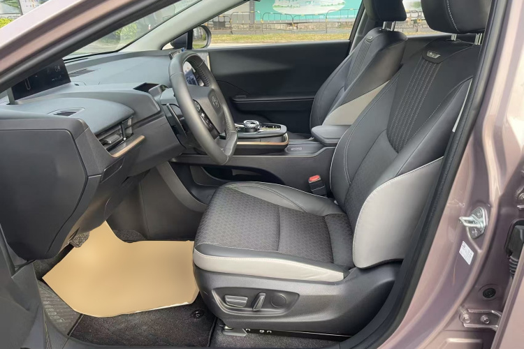 Toyota bZ3 2023 immagine di auto #19